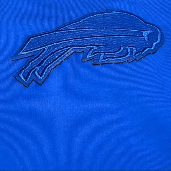 Buffalo Bills Woman’s Cropped T-Shirt (NWT) - Picture 9 of 9